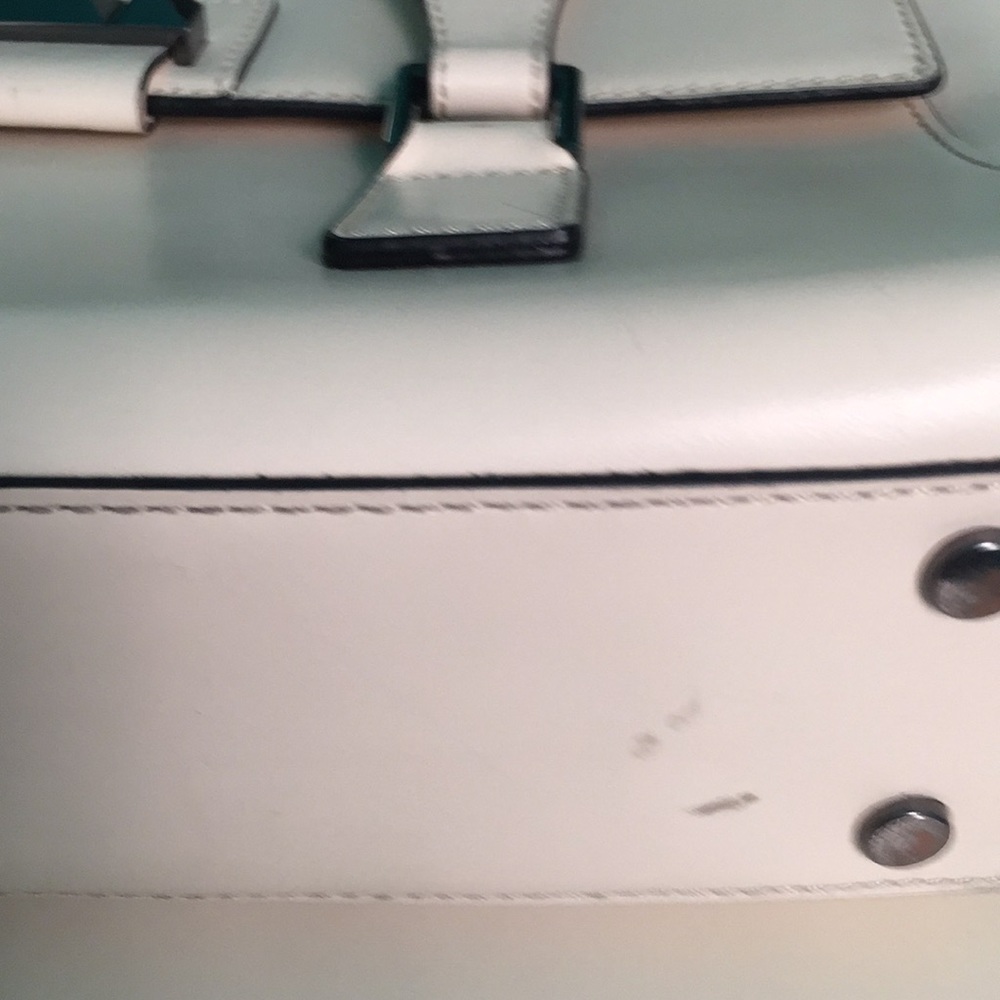 BCBGMAXAZRIA CREAM LEATHER BAG - Picture 6 of 7